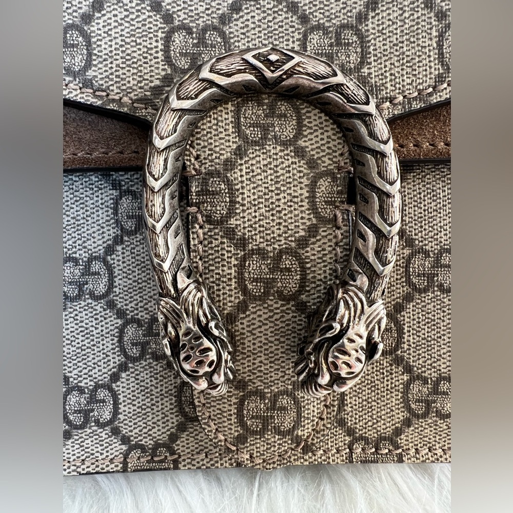 GUCCI GG Classy Supreme Mini Dionysus Bag - Picture 4 of 11